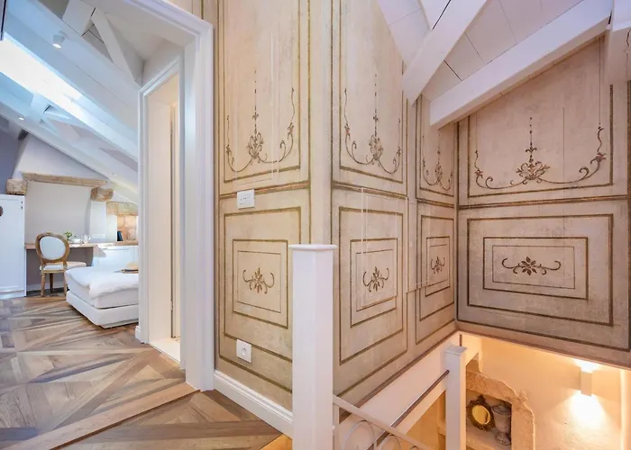 St. Joseph's Pensión 4*