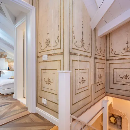 St. Joseph's Affittacamere 4*